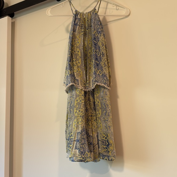 Used
Short romper
Multicolor
Zipper in back
Pockets - Picture 2 of 3